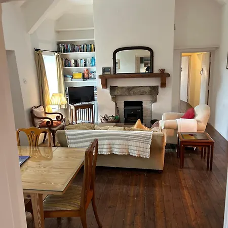 Feriehus Charming 2 Bedroom Near Skibbereen With Stove And Views *