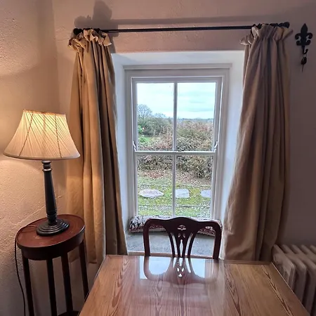 Charming 2 Bedroom Near Skibbereen With Stove And Views Runalunn